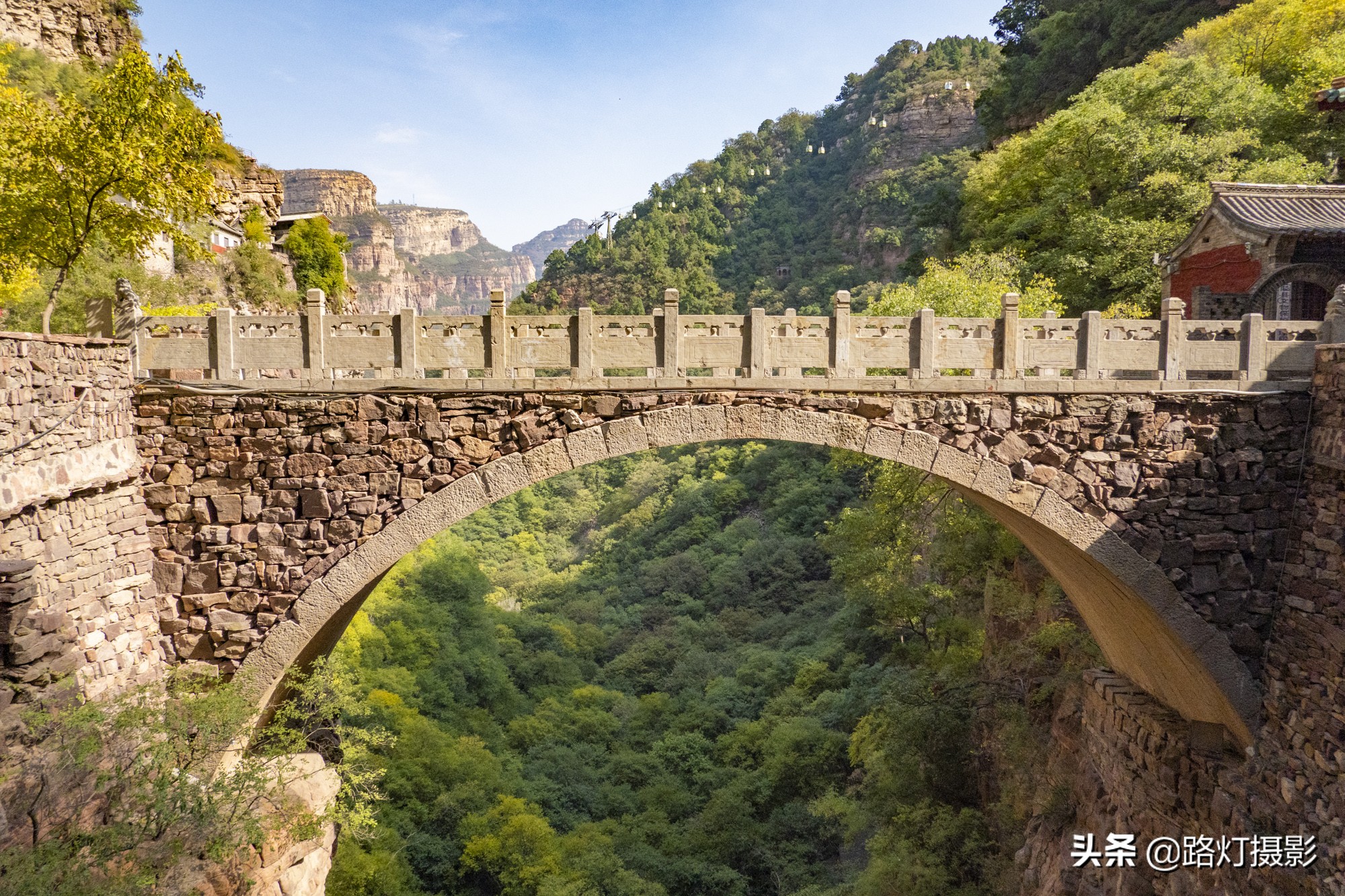 Flying in the sky!  There is a "hanging temple" in Hebei, which spans over 500 years of precipitous cliffs. It is a wonder