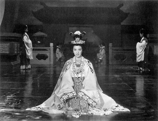 55年前香港老片《审妻》，在内地轰动一时，女主被誉为古典美人  第5张