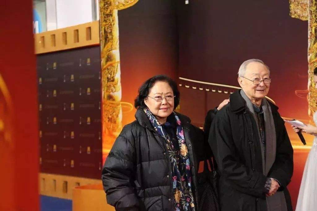 斯琴高娃嫁华裔丈夫：跨国分居有爱有痛