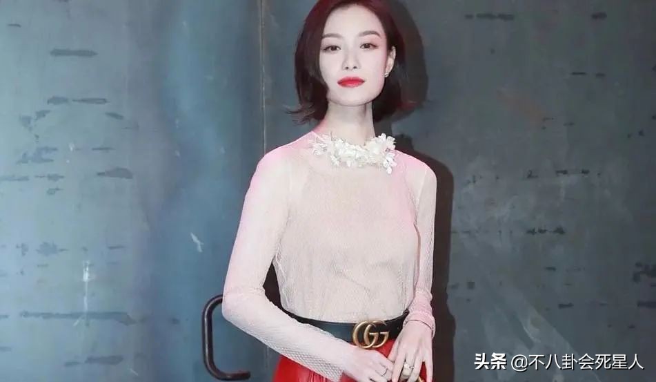 时尚大秀：吉娜神似郭碧婷，鹿晗瘦得头大身子小，倪妮肉色上衣
