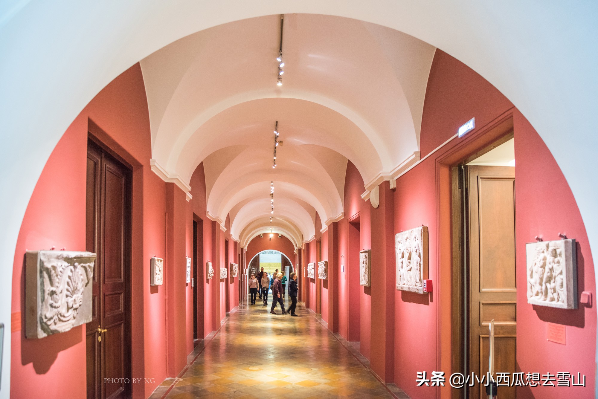 俄罗斯旅游的灵魂景点之一，圣彼得堡的地标建筑，堪称艺术的宝库
