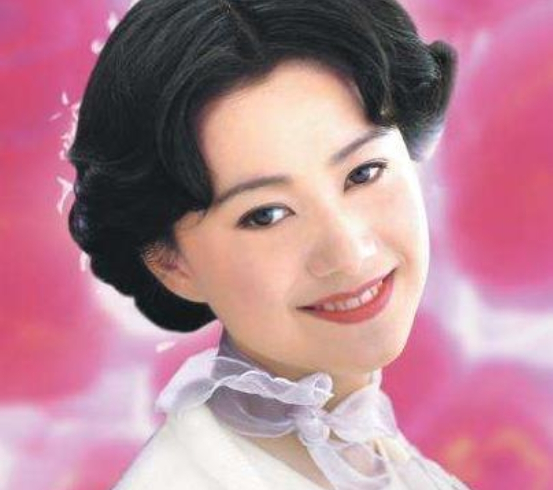 Ni rainbow clean because " sexy underwear " old and compunctious, suffer pa Mom cold shoulder, lack self-confidence badly for a time