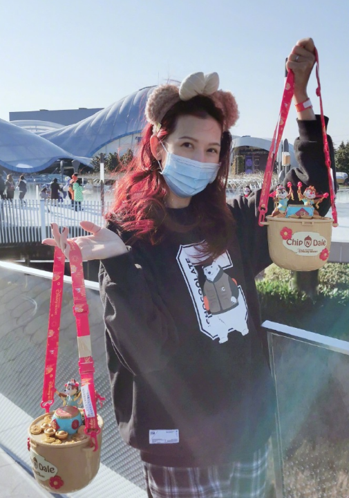 蔡少芬張晉帶孩子遊玩被偶遇，住人均200元民宿，被讚接地氣