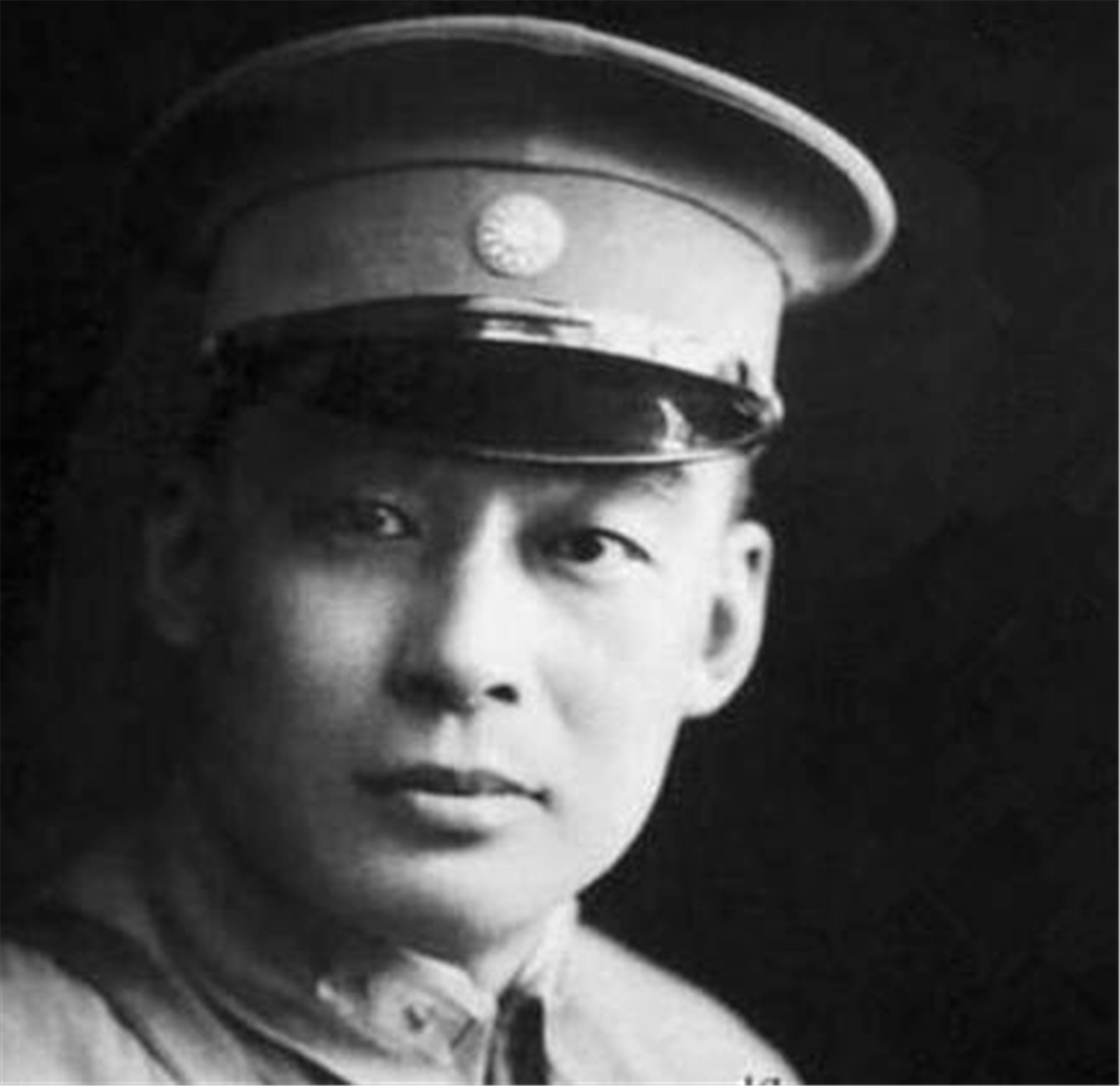 父亲到部队去看儿子：让你们军长出来！军长：