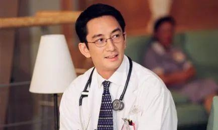 吴启华的浪荡情史，和他背后的6个女人
