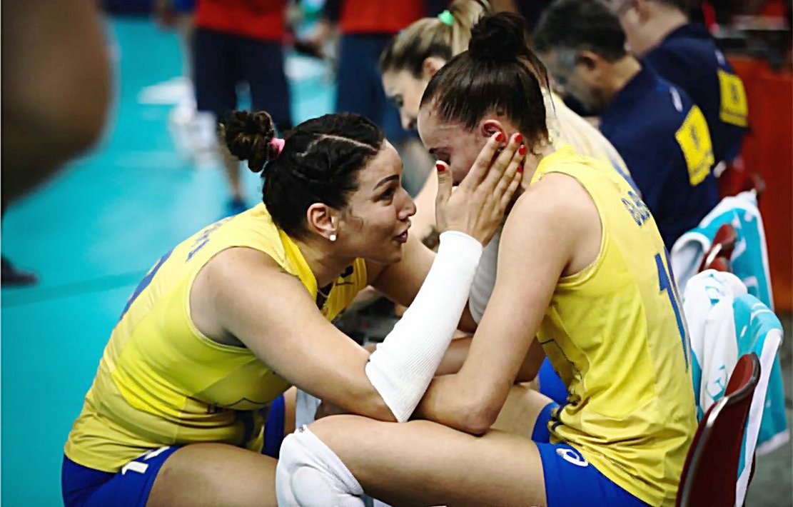Brazil Women S Volleyball Team S 12 Member Olympic Roster 39 Year Old Vice Attacker And 17 Year