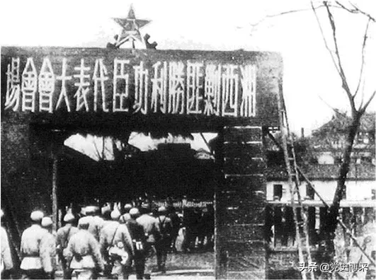 能文能武的开国中将，和梁兴初指挥黑山阻击战