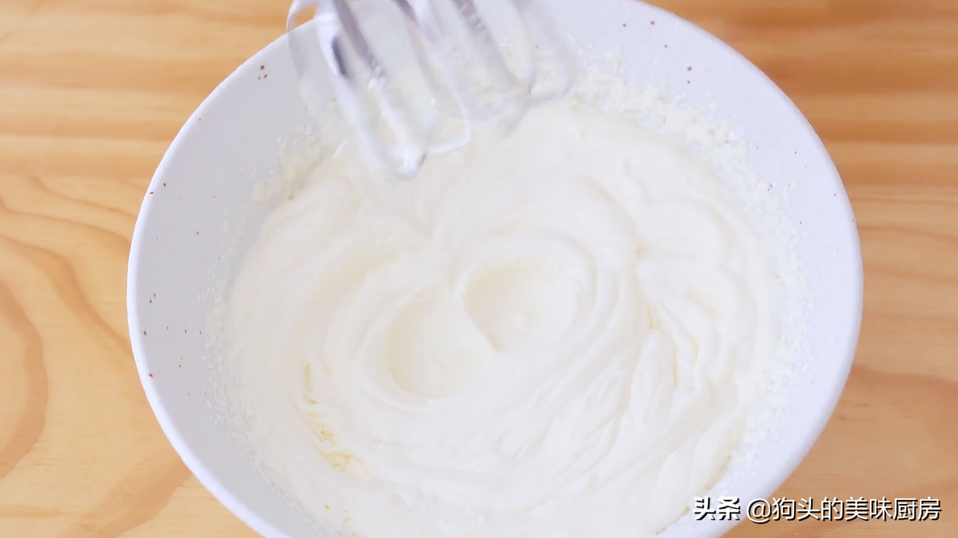 比哈根達斯還好吃，學會不用買，做法配方告訴你，香甜細膩無冰渣