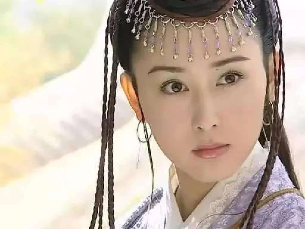 已经嫁入豪门的胡静，不满足现状，依旧出来拍戏