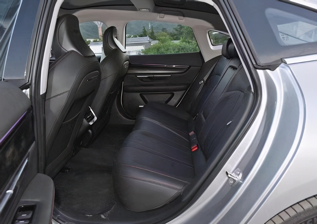 ����Ʒ�Ƹ߶�����Դ��������˹�����Ƽ���ʮ�㣬��������