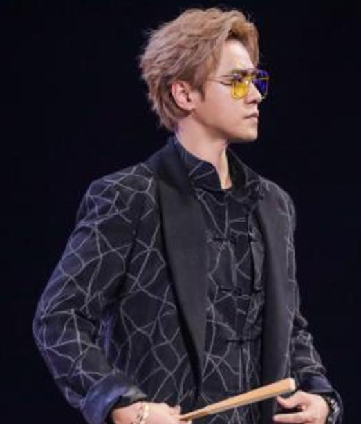 罗志祥风波之后高调炫富，依旧与好友相约打球，传经纪人已生小孩