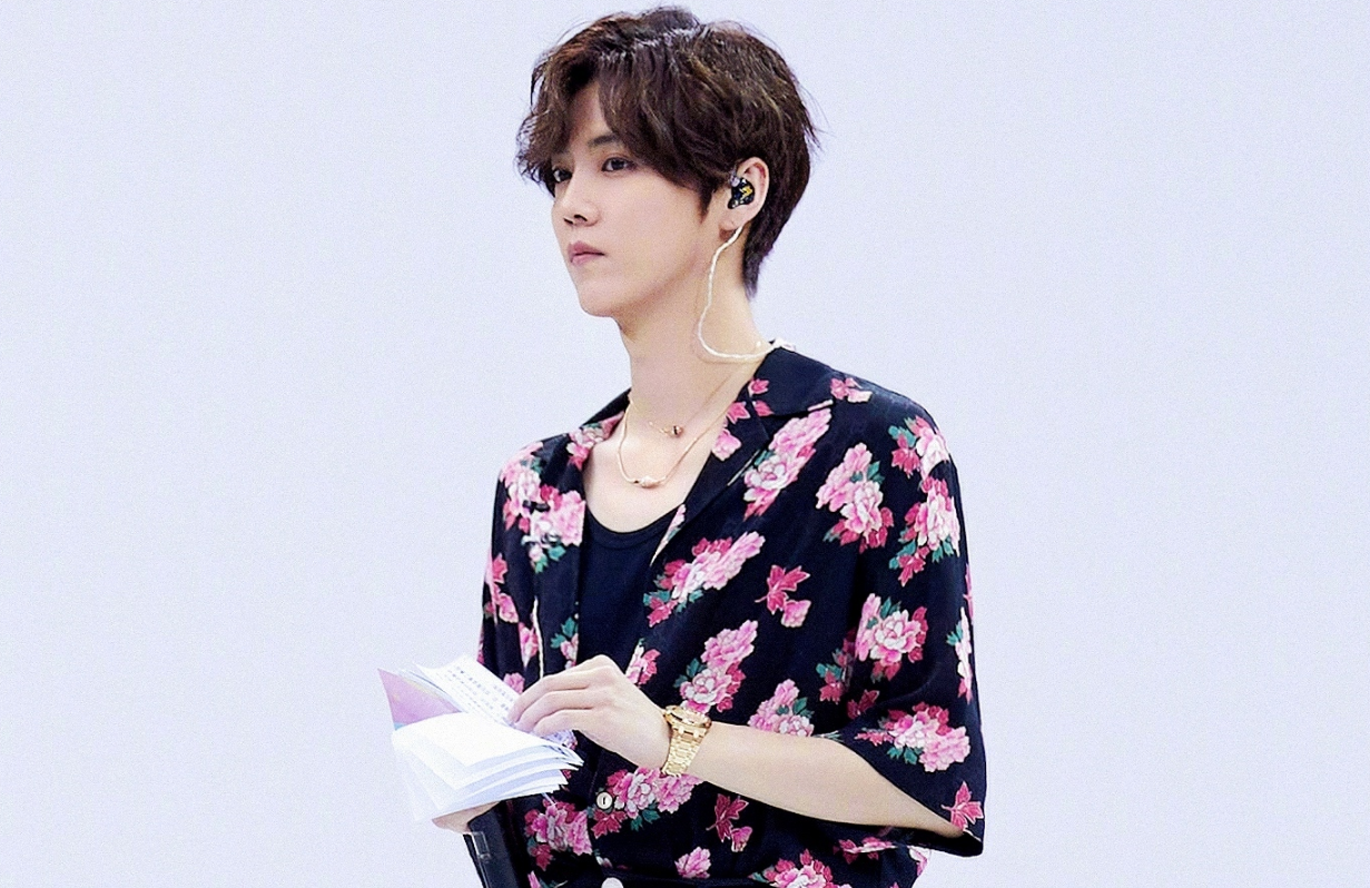 鹿晗快把衣服穿好，为宣传新专真是豁出去了，