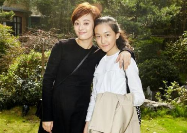 8对“抱团挣钱”的姐妹花，个个有钱，李冰冰姐