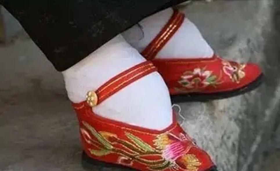 The sorrow of Chinese women the ancient habit of binding feet, relying