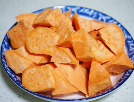After autumn, remember to eat taro, buy 6 for 3 yuan, do not fry or fry, this method is especially suitable for cold weather