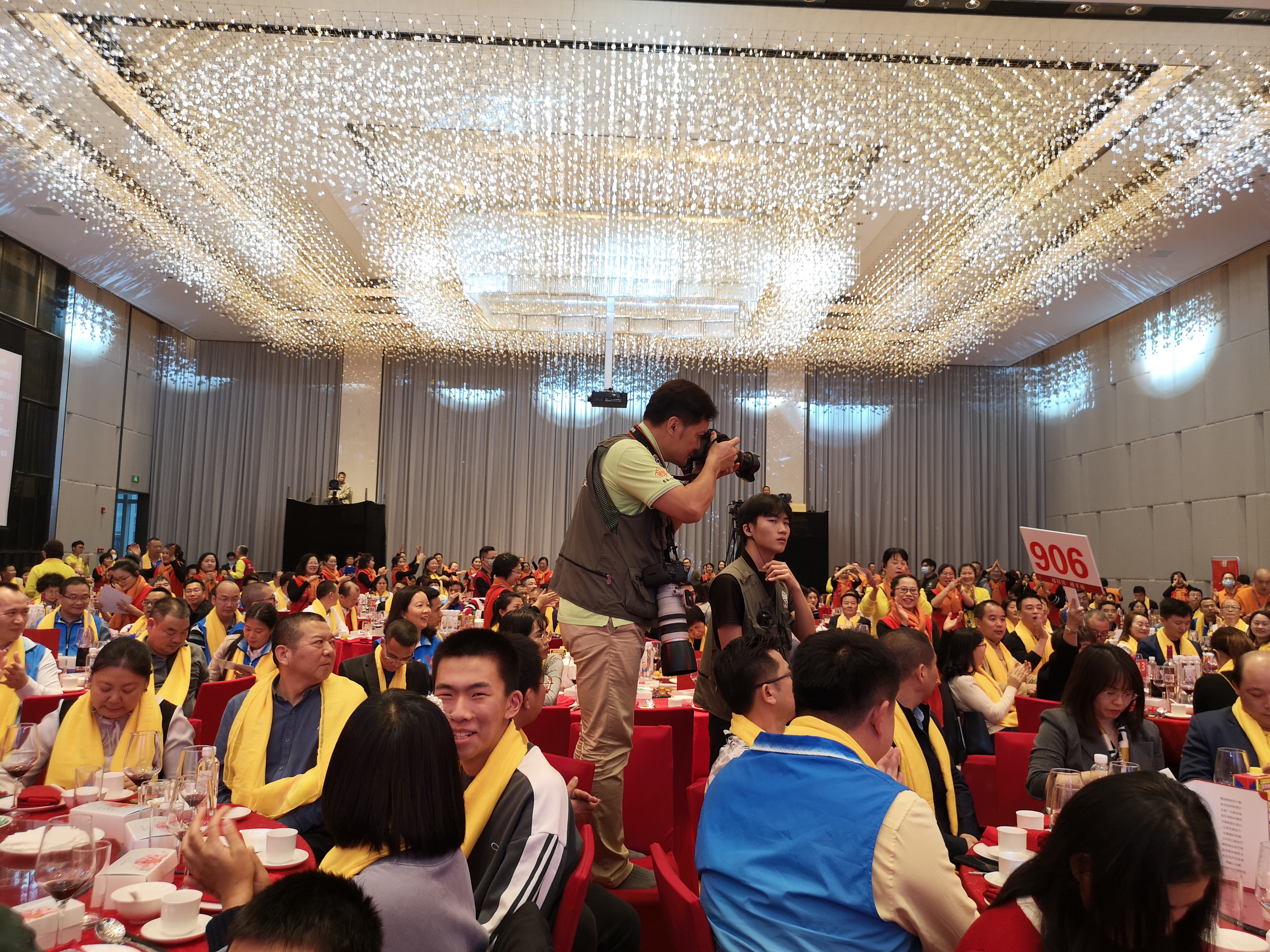 张华：把慈善拍卖做成传统文化的教育活动