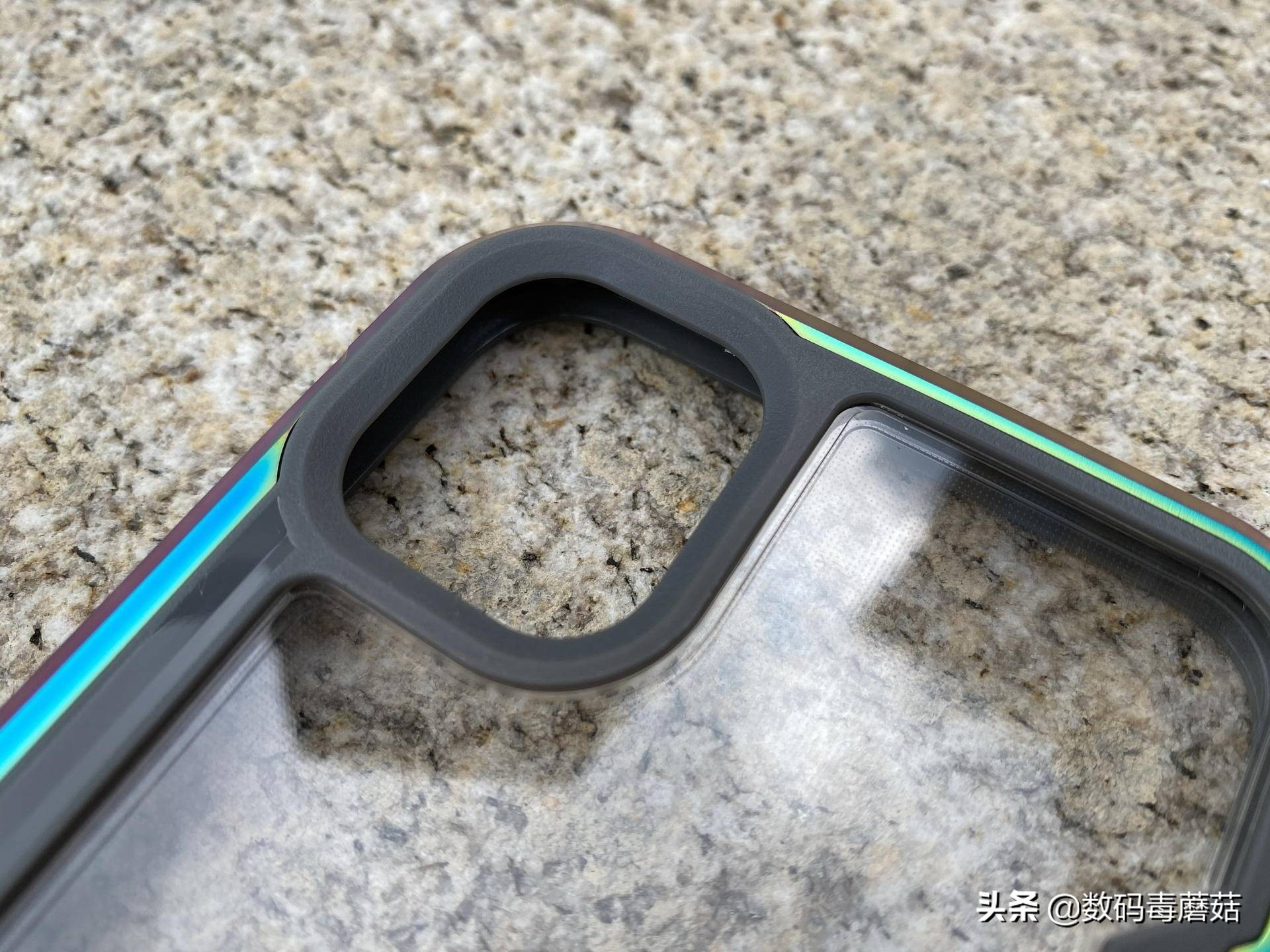 Come from the warning of 16s of evil spirit a group of things with common features: Mobile phone carapace must be bought prevent truly fall, otherwise...