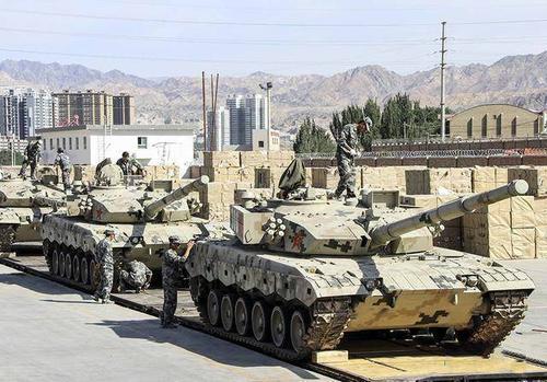 中美武器互换涂装，中国武器霸气，美国武器很