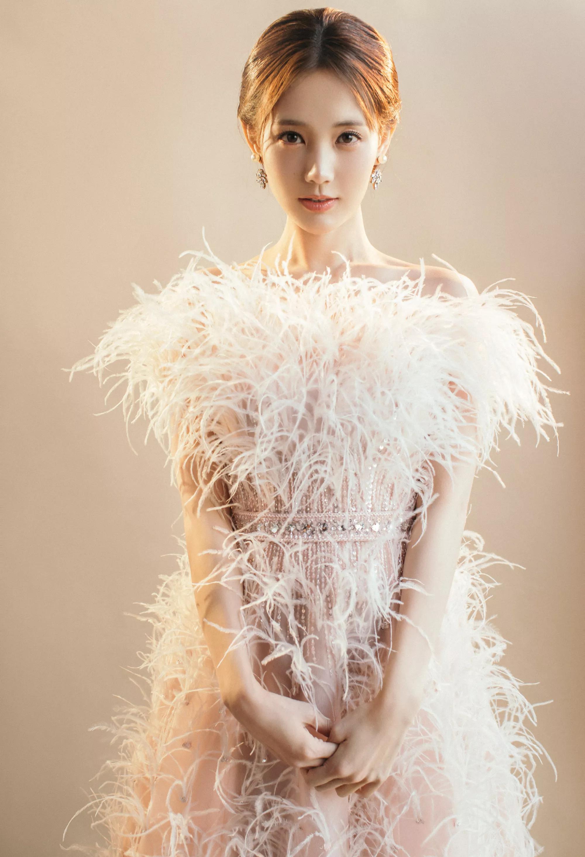 Li Yitong: Photo atlas