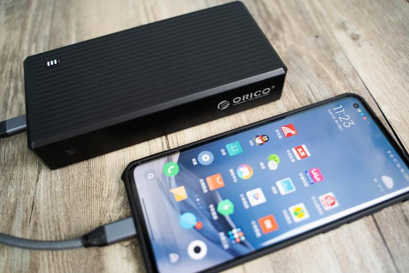 一斤半，小米10充6次电：ORICO 30000mAh充电宝
