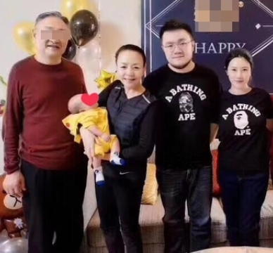 59岁宋丹丹退休了，是含饴弄孙颐享天年，还是将