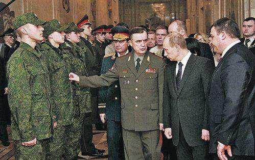 军中“大老虎”遭抄家？住处搜出70亿赃款，可买