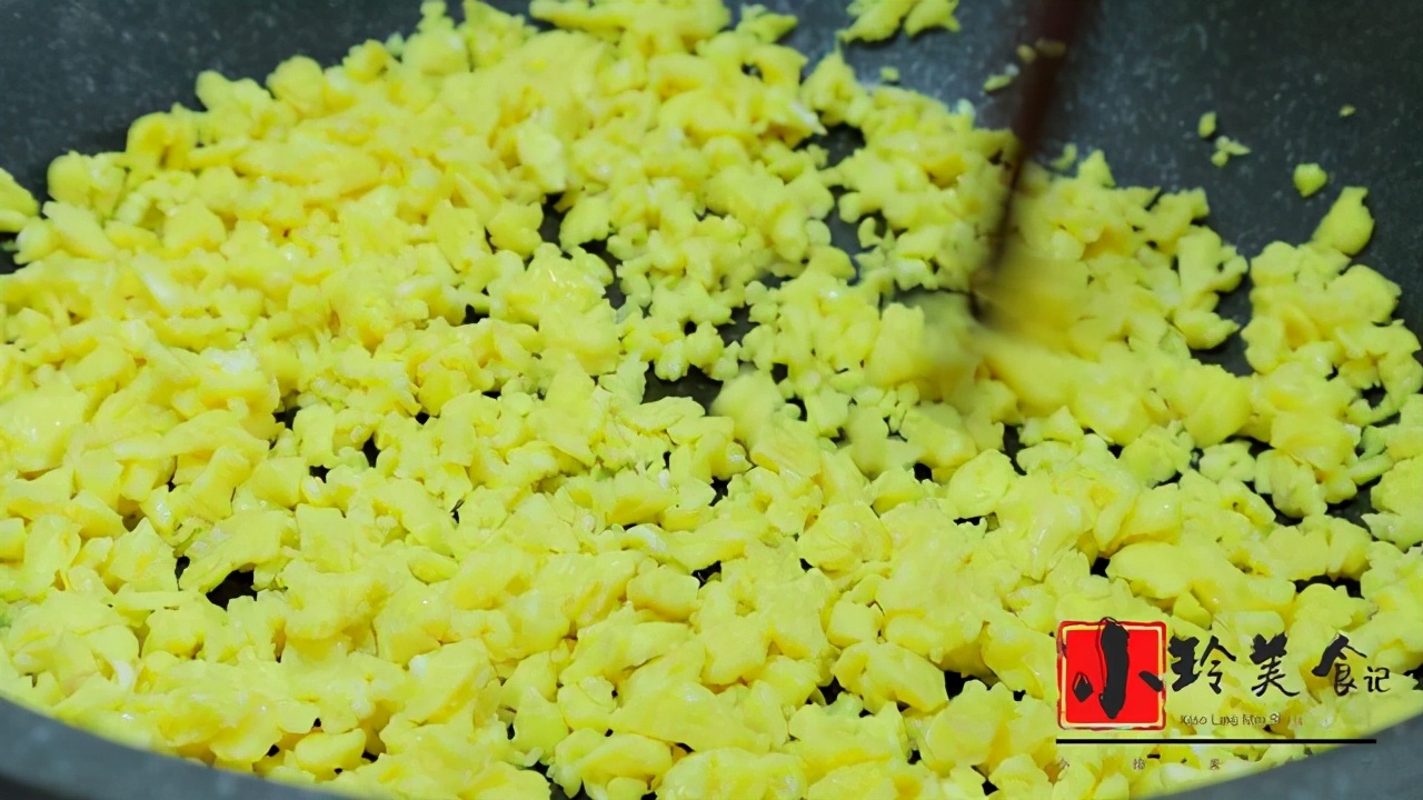 春季要多吃菠菜，補鐵又補鈣，學會這種做法，出鍋孩子吃美了，香