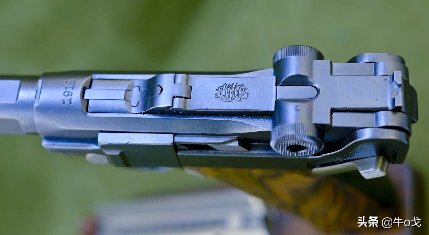 欣赏一支限量定制版的鲁格手枪