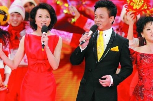 2021 spring late first big couplet platoon, the battle array caters to young audience, two big female round peak encounter