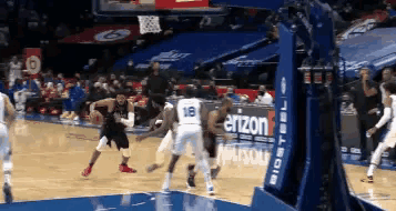 One can't avoid one's enemy, tang Si chops 39+14 madly and 6 foul, enbide is held in the arms fall to be approved heart is too little