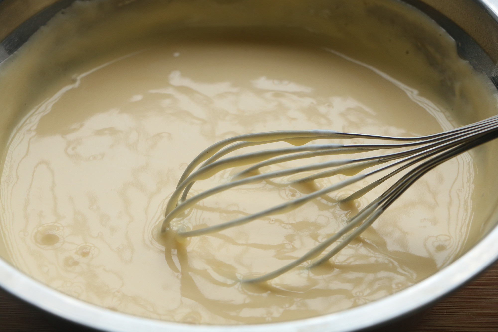 完美的蛋糕卷做法，綿軟細膩不開裂，比甜品店的更加美味又健康