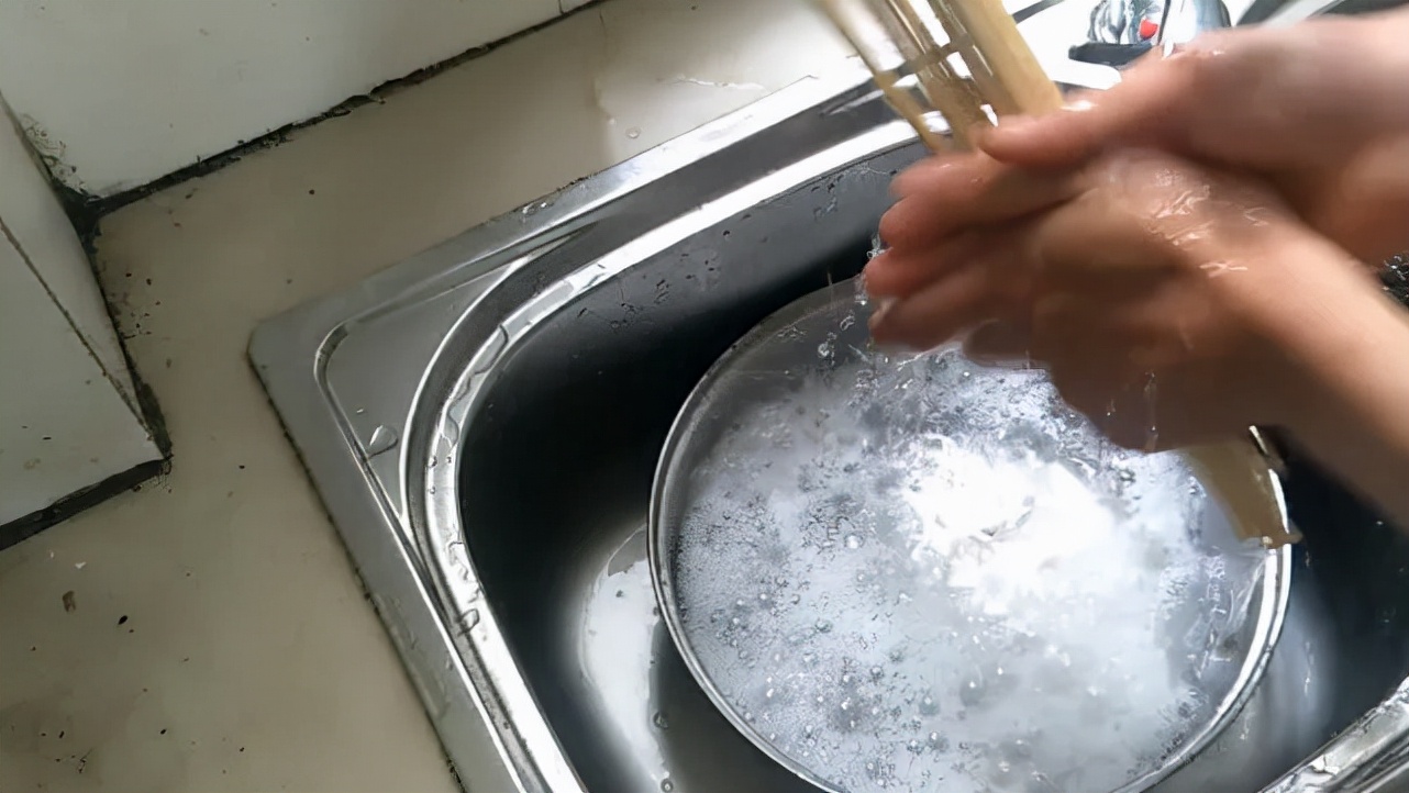 家里的筷子你清洗对了吗？正确的清洗方法在这里