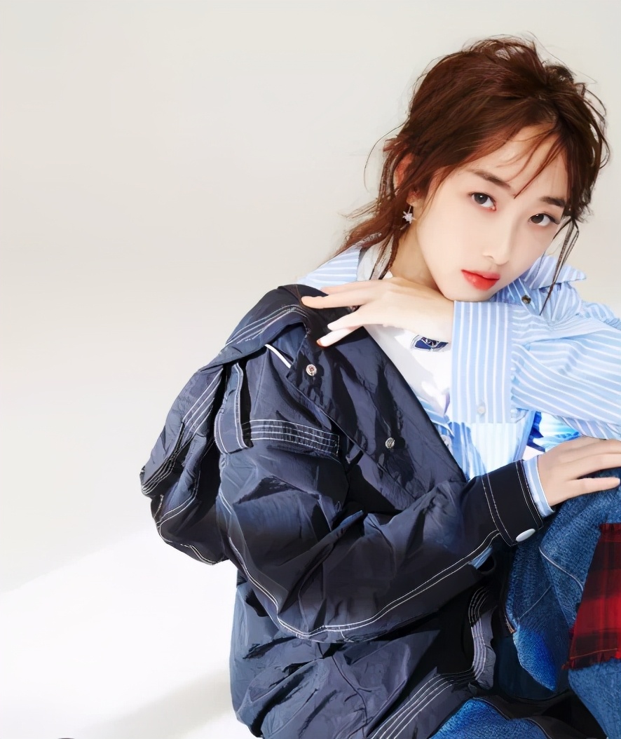 女明星为了发际线有多拼？蒋梦婕戴假发片，鞠