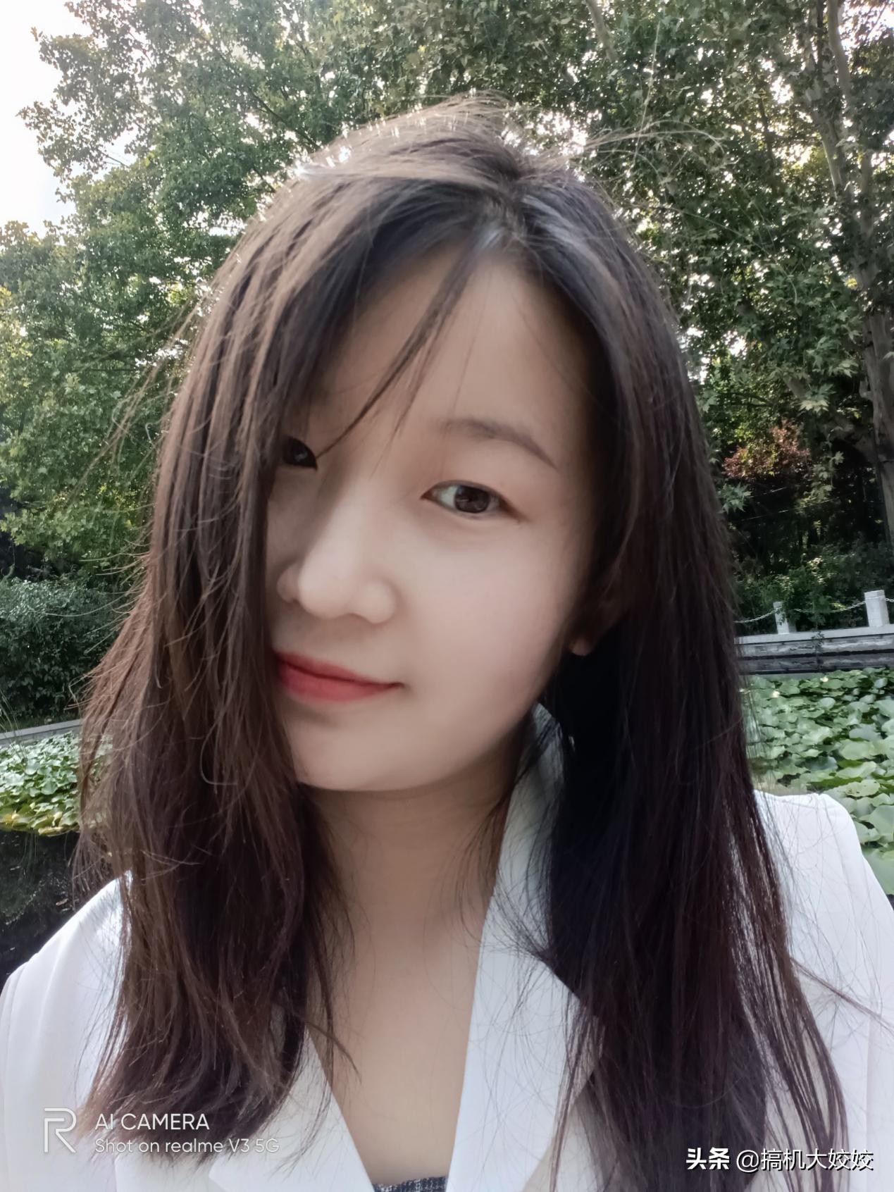 Realme V3，一款不上1000元敢跨級(jí)的100元5G手機(jī)上