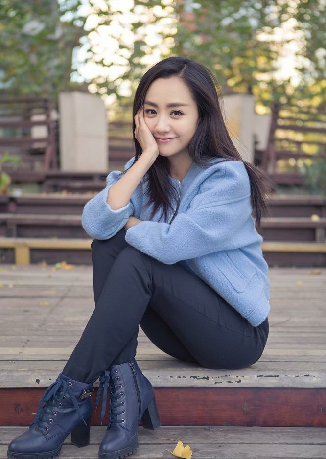 Yan Rong Yang Rong Photo Album - iNEWS
