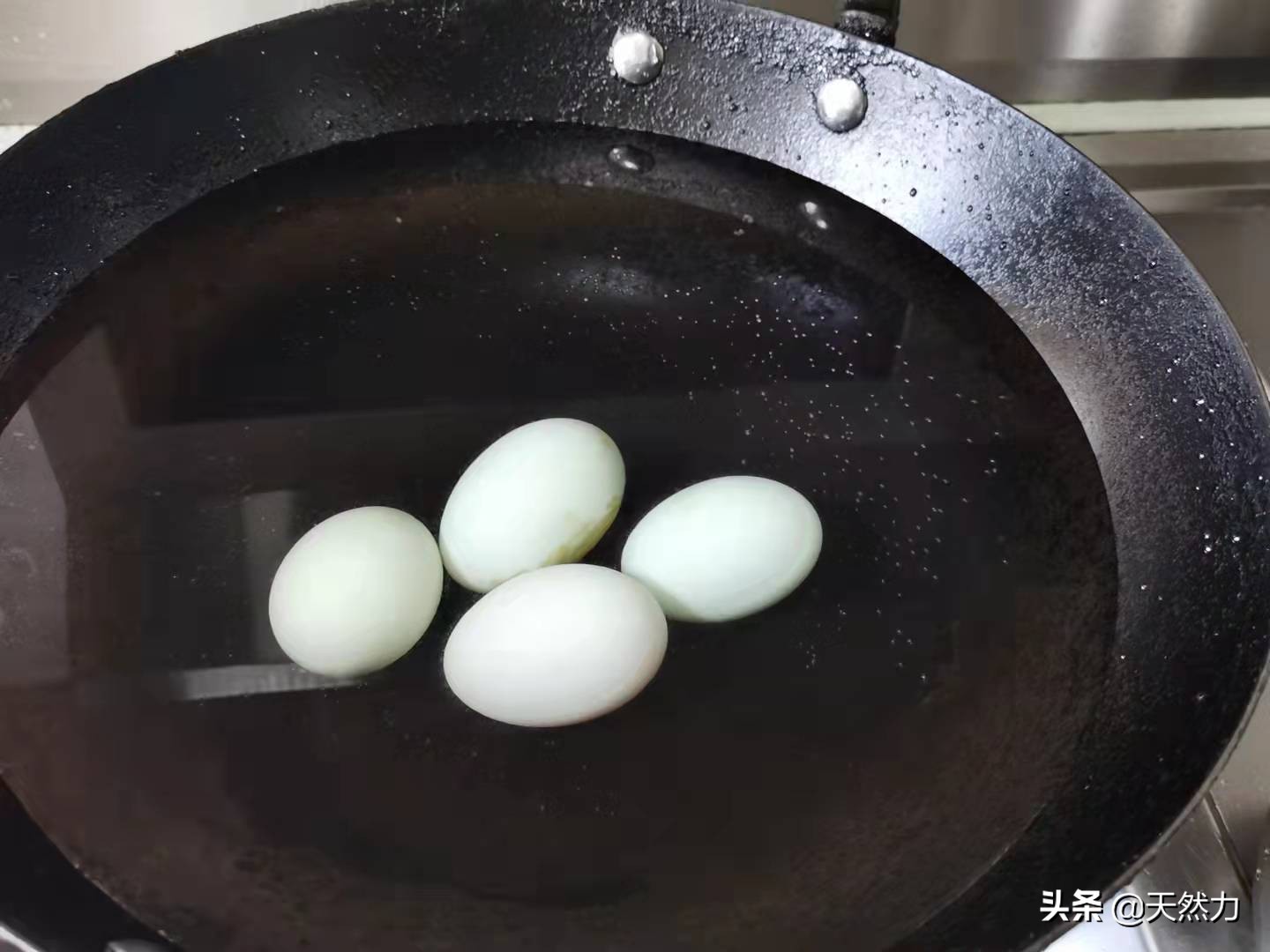 在家也能轻松做出广东名菜蛋黄焗南瓜，详细经验干货做法，收藏了