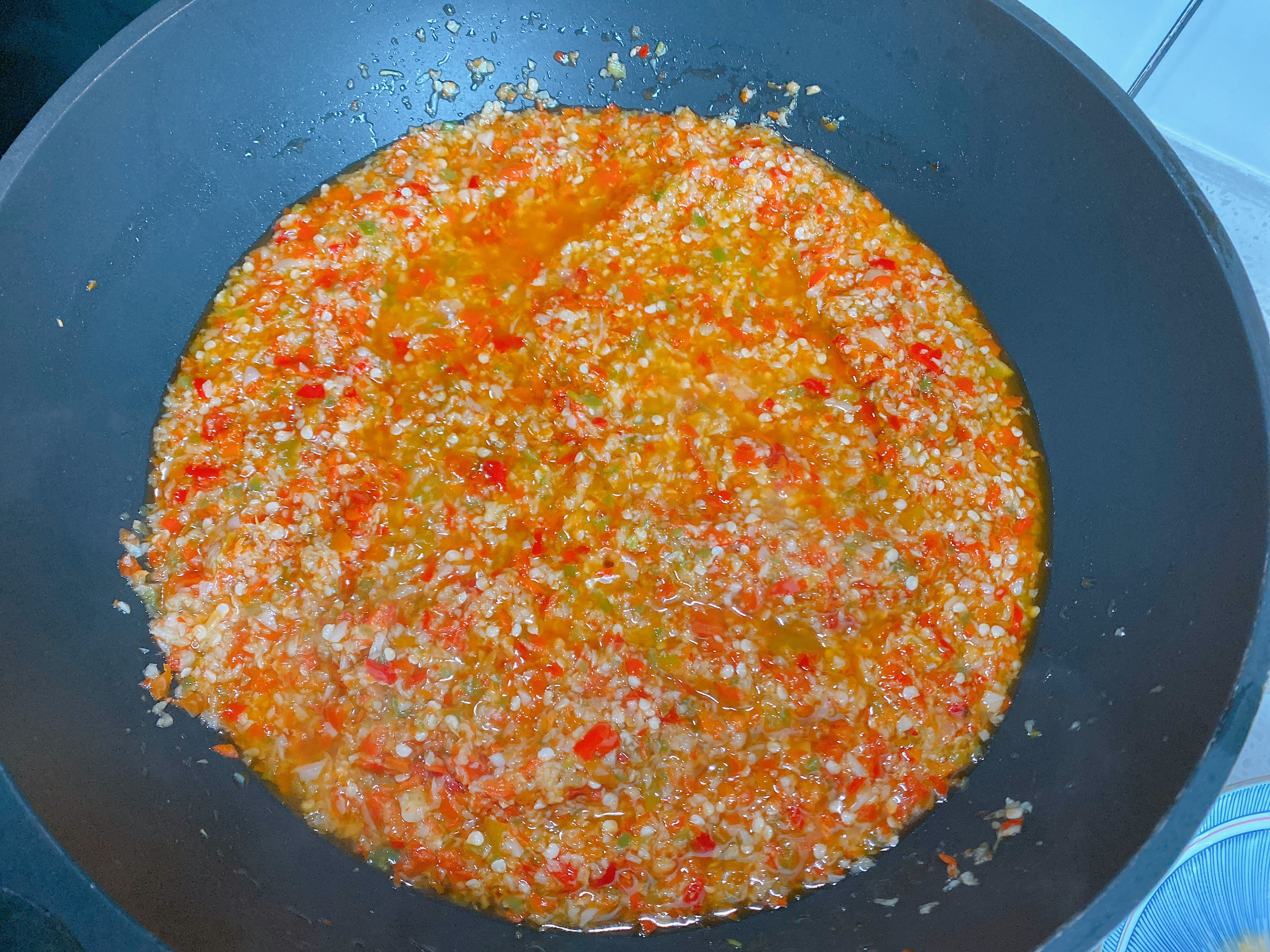 自製蒜蓉辣椒醬，掌握3點，不長白花耐保存，蒜香濃郁拌啥都香