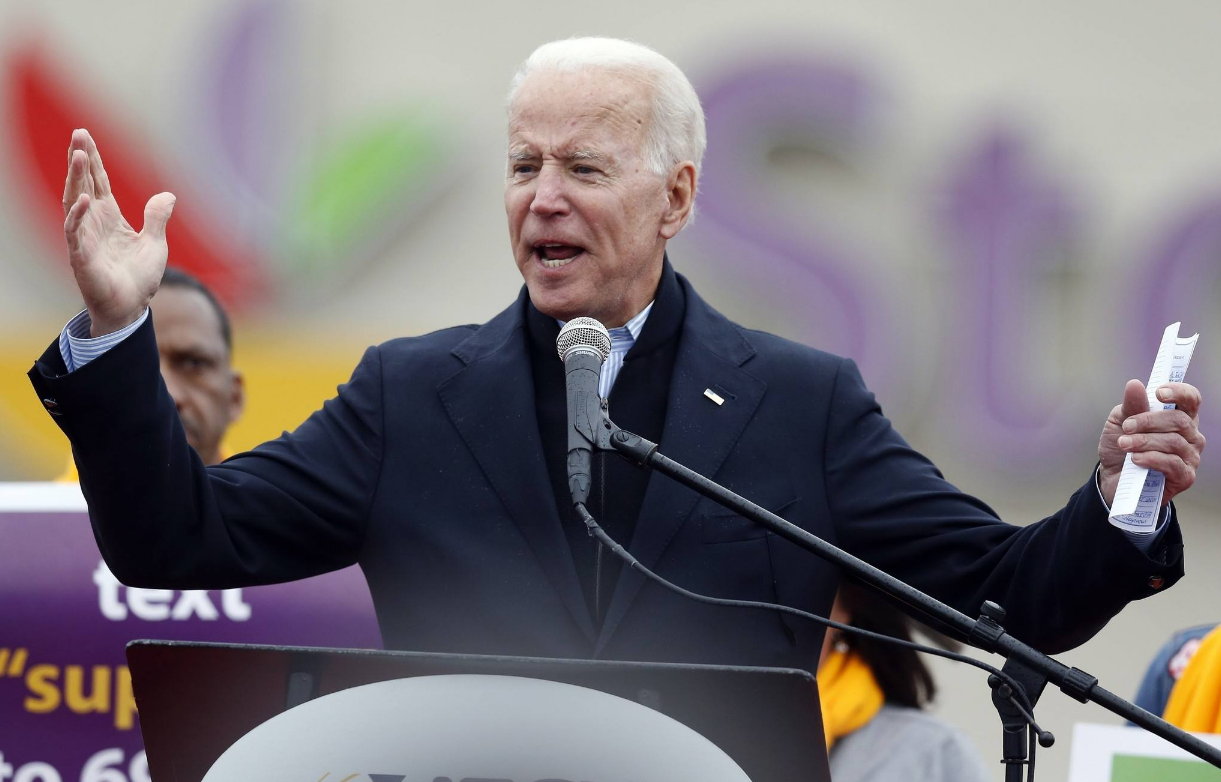 国际视野丨奥巴马向78所学院发表演讲，指责特朗