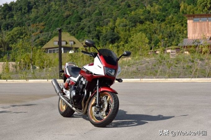 ������ʱ�ı���CB400SBĦ�г�����Զ������ô��