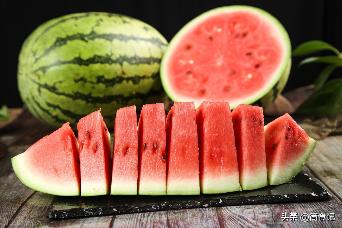 才知道，原来西瓜不能乱吃！这些禁忌大家要牢记，为了健康别犯错