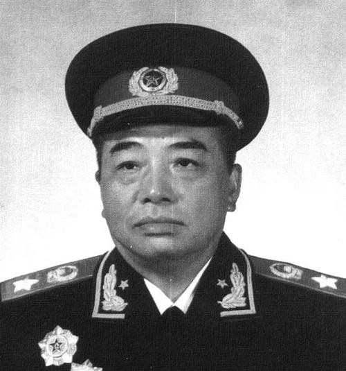 林彪不同意出兵朝鲜有两个原因，毛主席力排众议决定一定要出兵