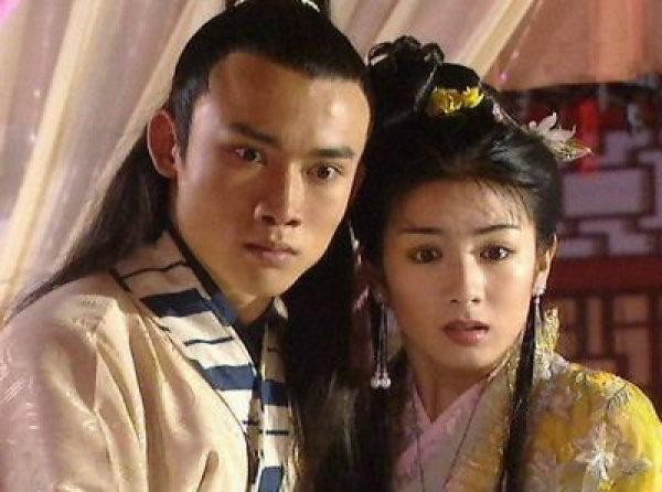 Yellow Yi Nieyuan returns on wrong bridal sedan chair is married to man, when taking sport, exposing to the sun oneself is a lover, hot tear performs memory to kill