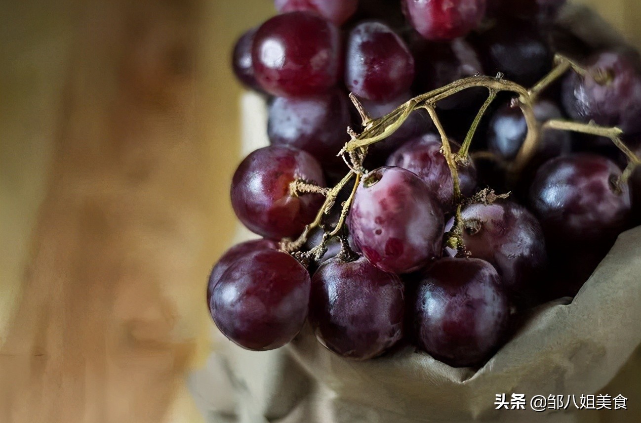 When buying grapes, how to choose sweet grapes?Remember a few selection techniques, don't be