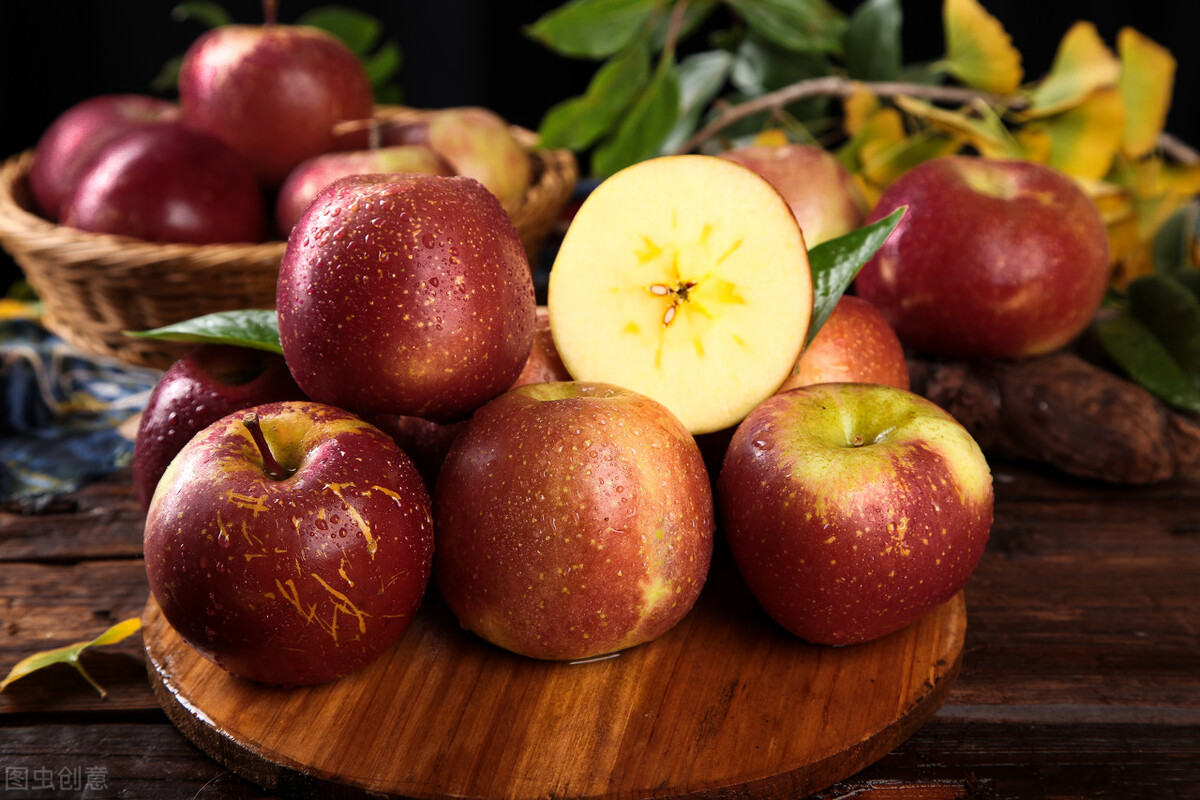 I insist on eating an apple every morning on an empty stomach. After a