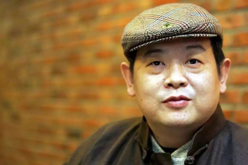 爱喝酒的人看看吧！孙侨潞去世前在酒吧买醉，过度饮酒真的太可怕