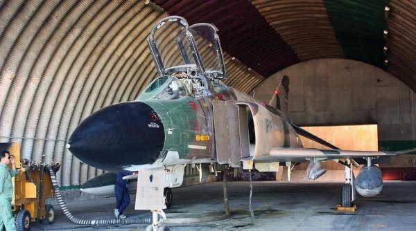 海峡上空爆发激烈狗斗！大国舰载机被连续咬尾