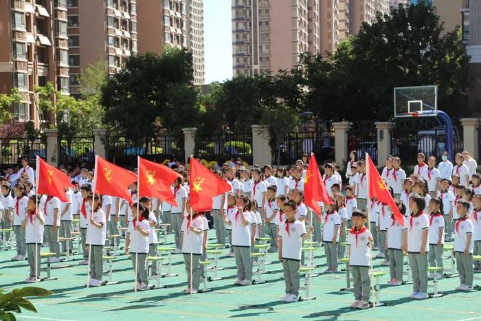 天桥区宝华小学怎么样?举行新队员入队仪式(图12)