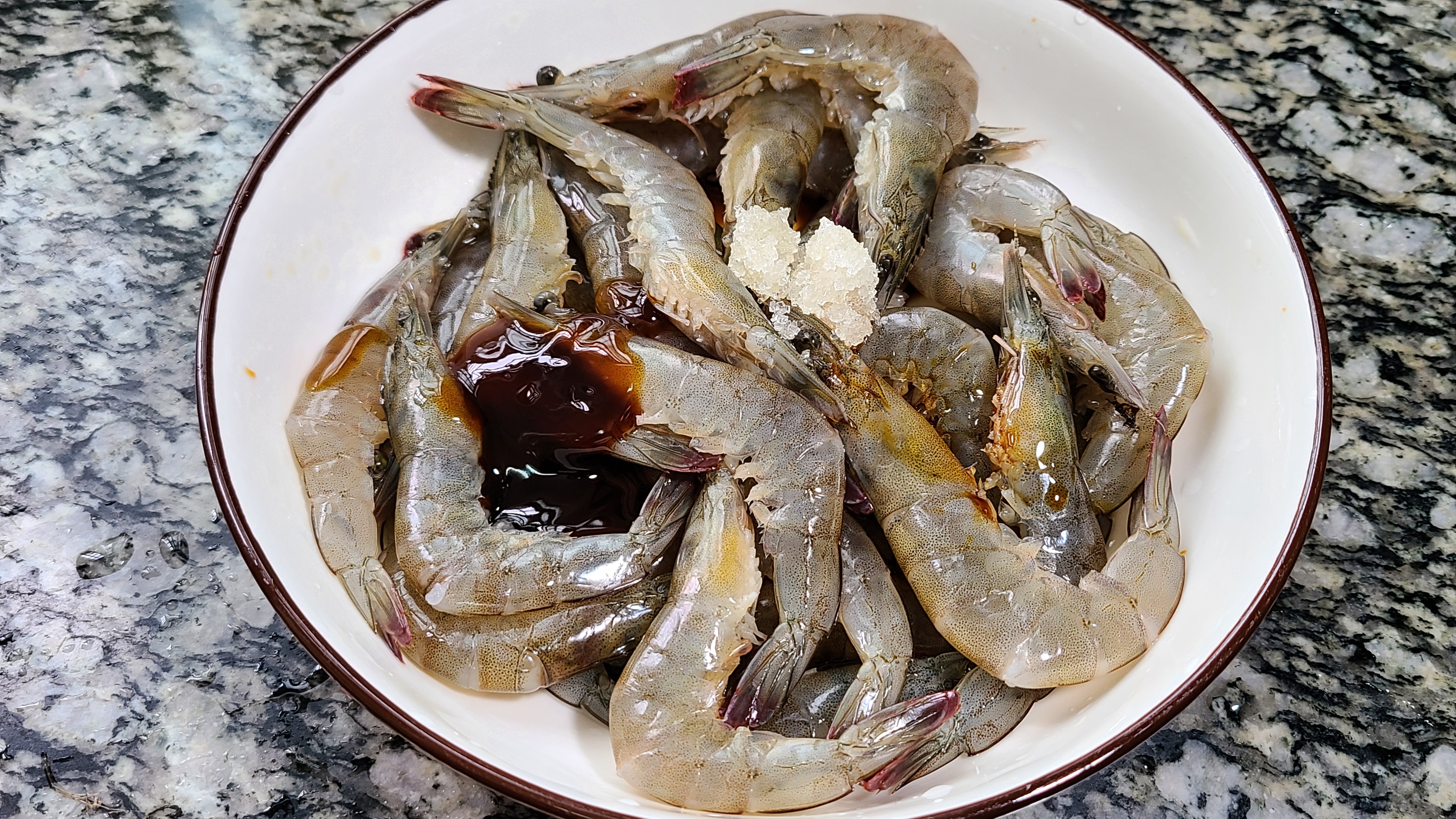 焗大蝦，又香又好吃的一道廣東美食，學會給家人露一手