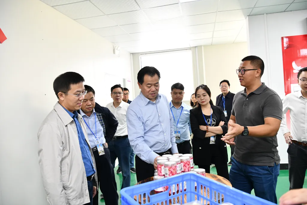 推动适度规模经营提升发展能力水平省市人大代表专题视察全市农民专业合作社建设