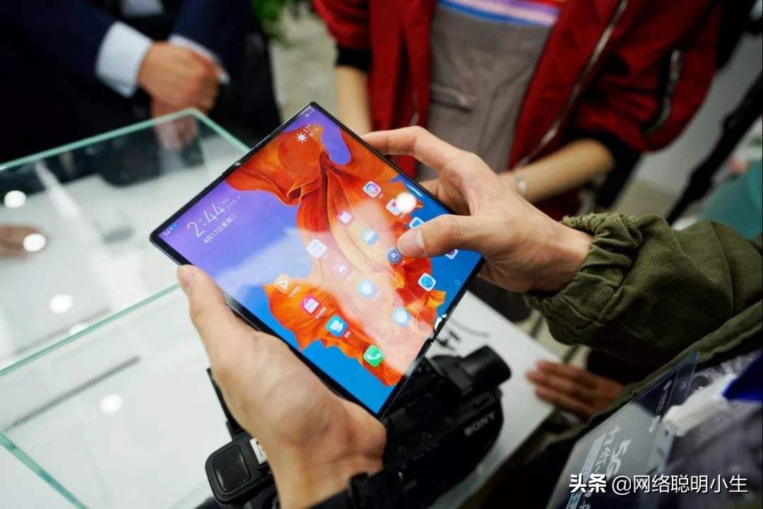 美国有安卓和苹果，国内手机厂商众多，为何没